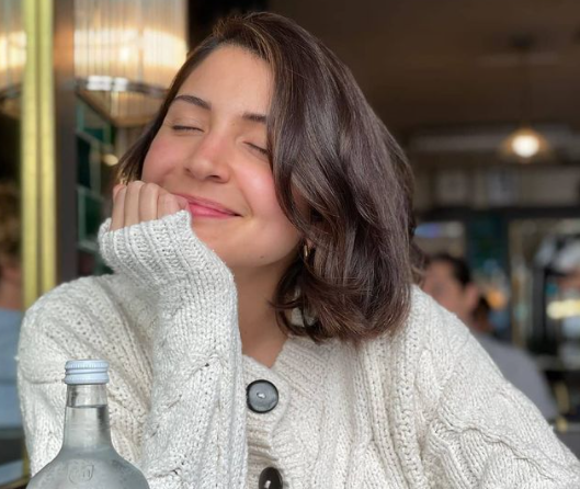What Alia Bhatt had to say on Anushka Sharmas recent pic from UK is attention worthy